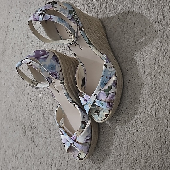 Floral Wedges - Picture 4 of 6